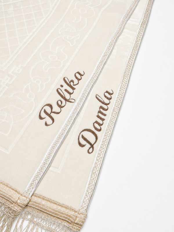 Personalisierter Gebetsteppich – Weiß · Geschenk für Mama & Baba und deine Liebsten